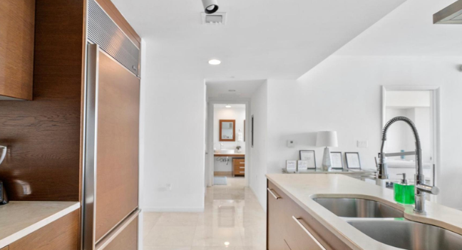 Brickell · photo 3